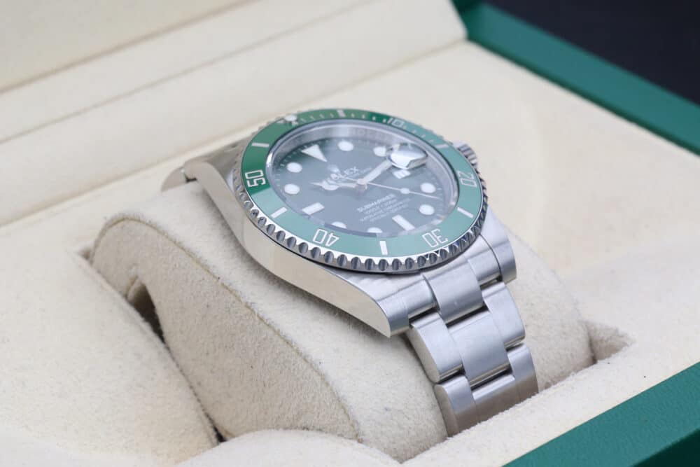 Rolex 116610LV Green SUBMARINER  40mm 2017 HULK - Image 6