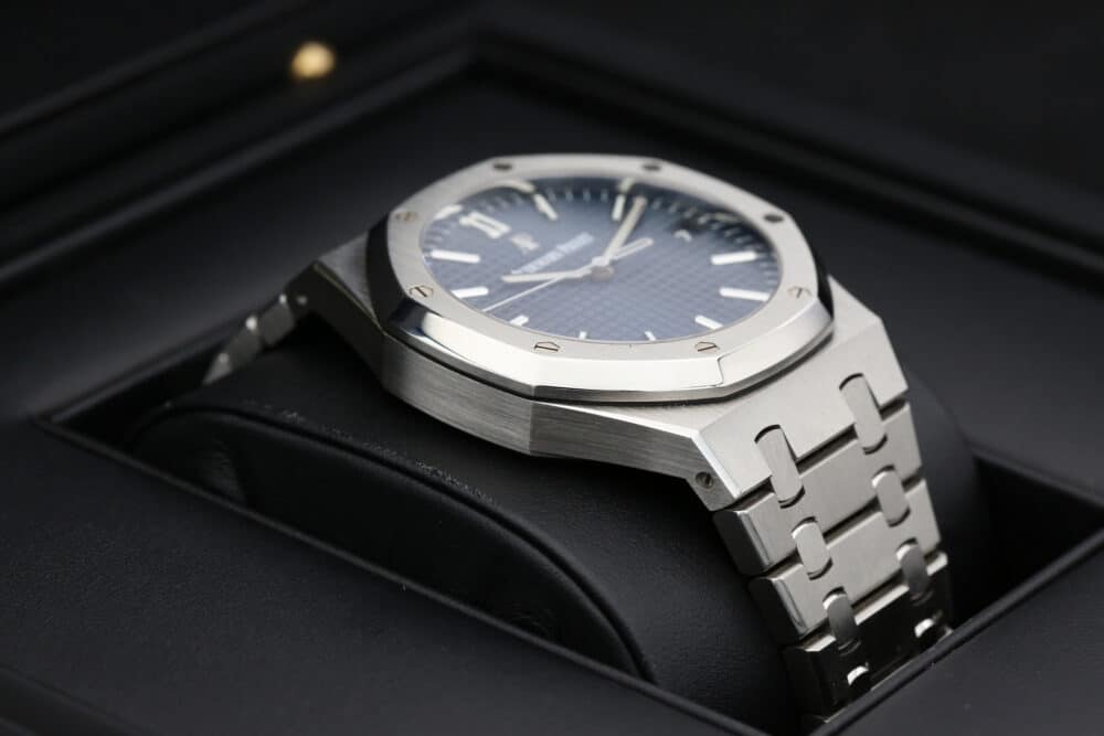 Audemars Piguet 15500ST Blue ROYAL OAK  41mm 2020 - Image 6