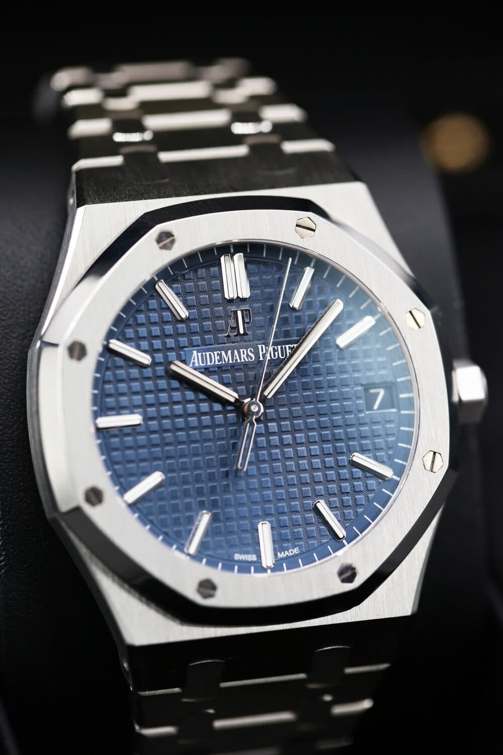 Audemars Piguet 15500ST Blue ROYAL OAK  41mm 2020 - Image 2
