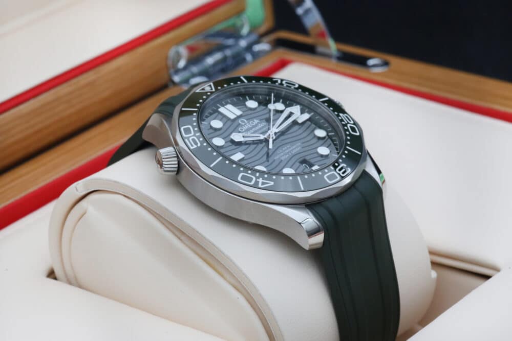 Omega 21032422019001 Green SEAMASTER 42mm 2022 - Image 2