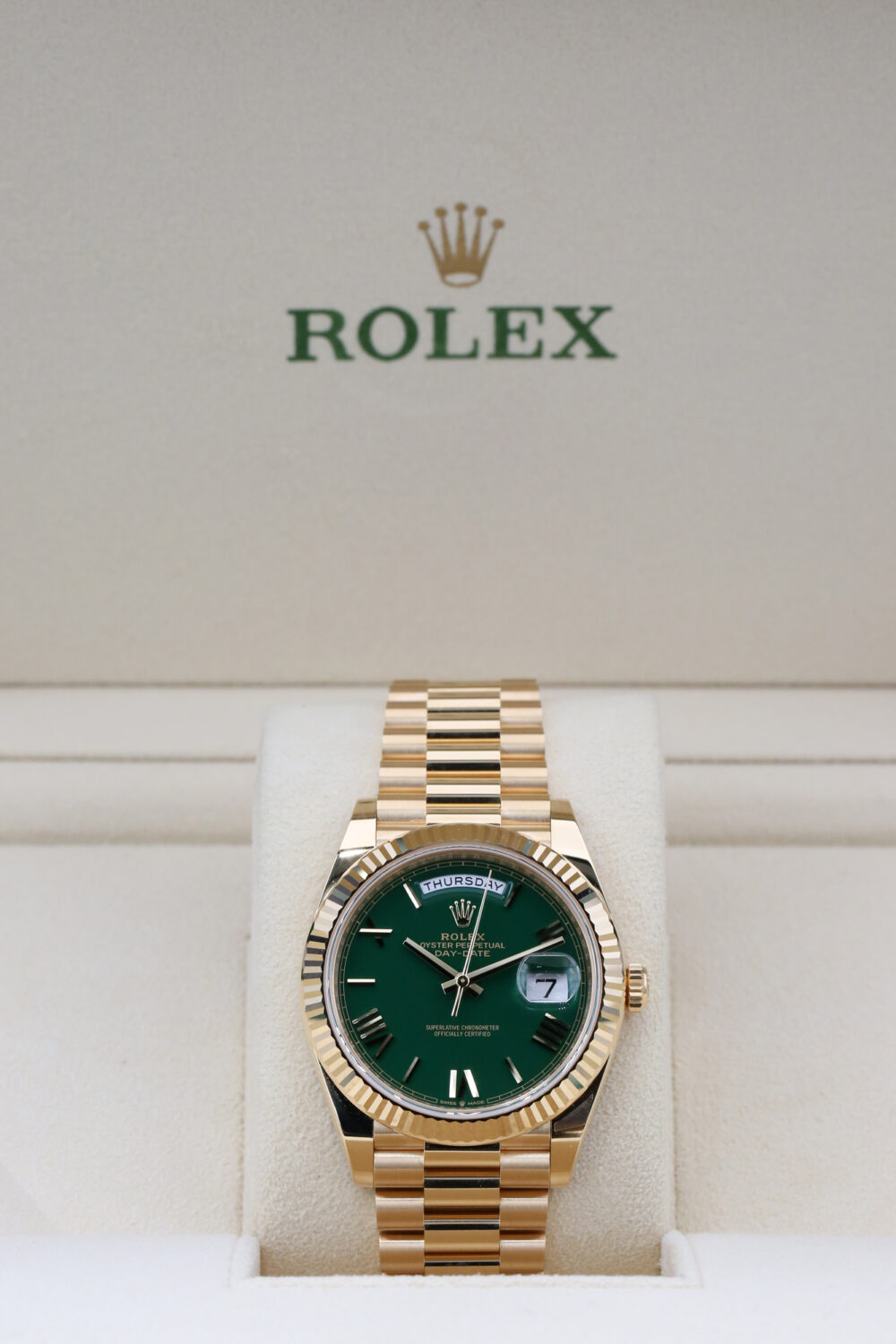 Rolex 228238 Green DAY-DATE 40mm 2024 - Image 4