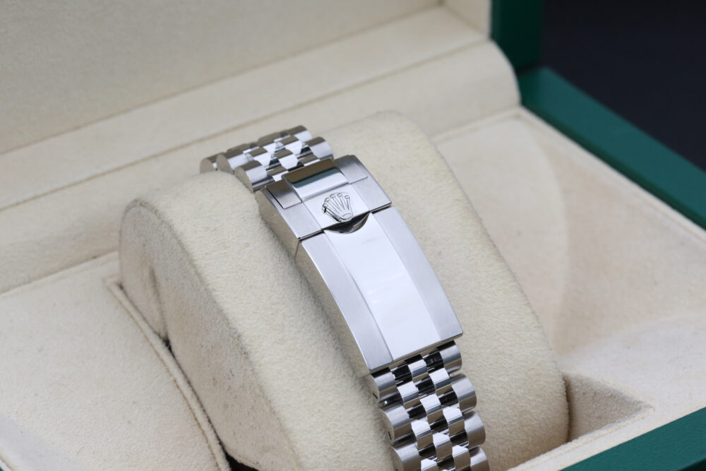 Rolex 126710GRNR Black GMT MASTER II 40mm 2024 - Image 8