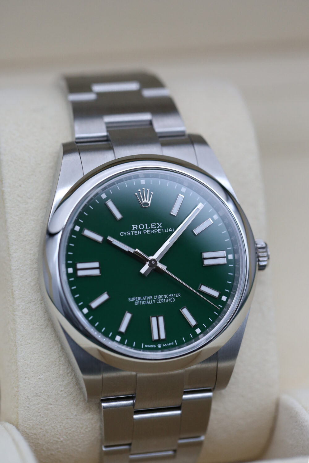 Rolex 124300 Green OYSTER PERPETUAL 41mm 2024 - Image 2