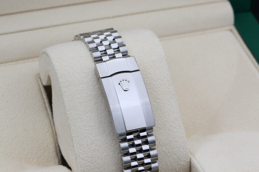 Rolex 126334 Mint Green DATEJUST 41mm 2025 - Image 8
