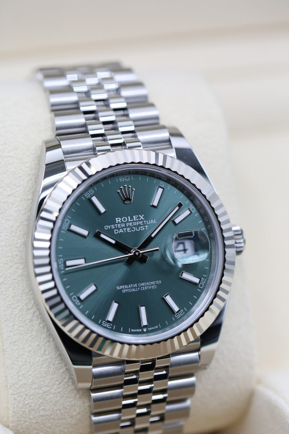 Rolex 126334 Mint Green DATEJUST 41mm 2025 - Image 2