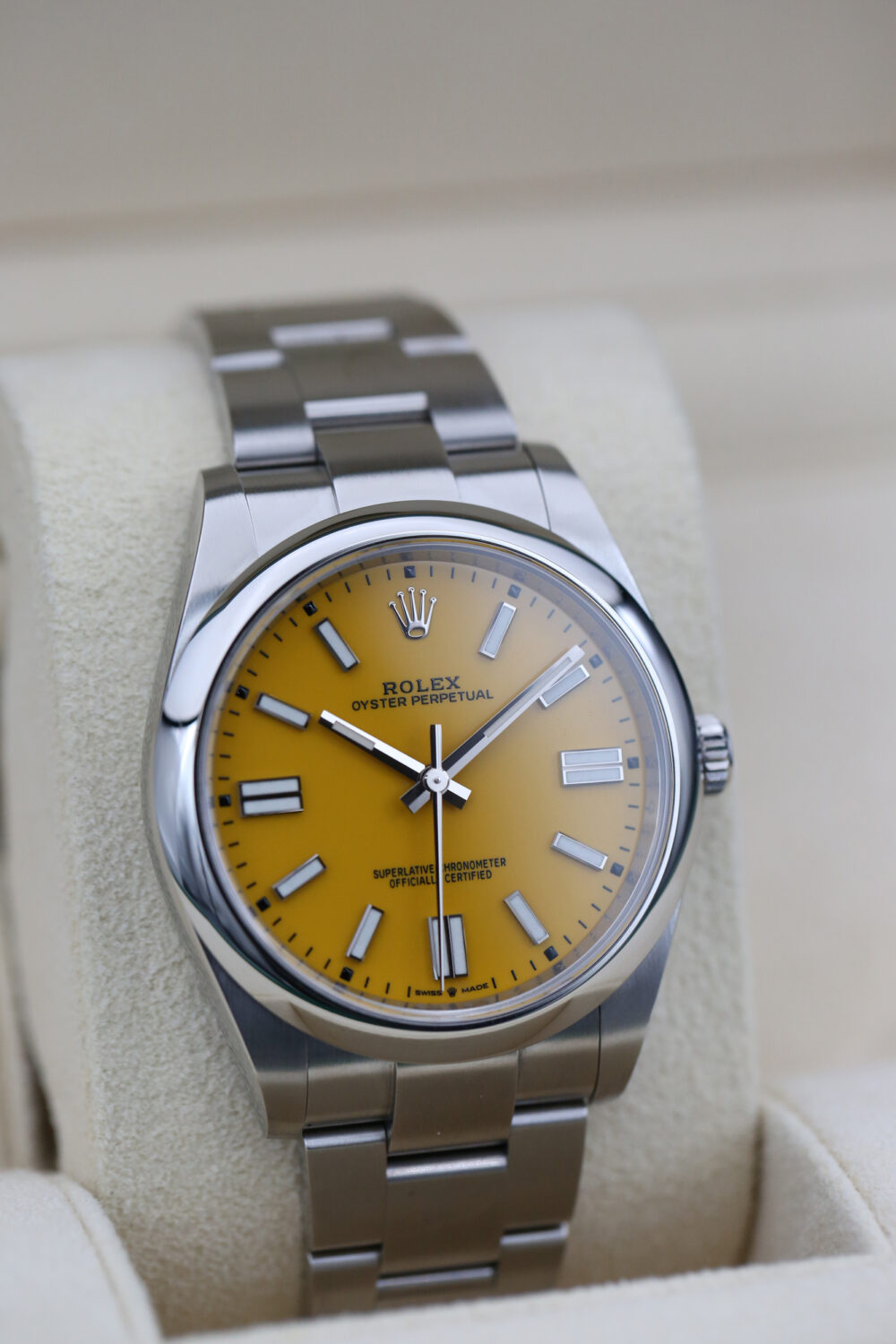 Rolex 124300 Yellow OYSTER PERPETUAL 41mm 2020 - Image 2