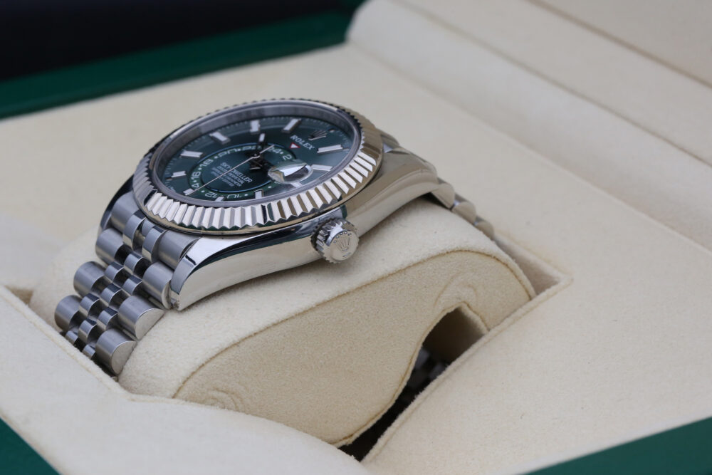 Rolex 336934 Green SKYDWELLER 42mm 2024 - Image 6