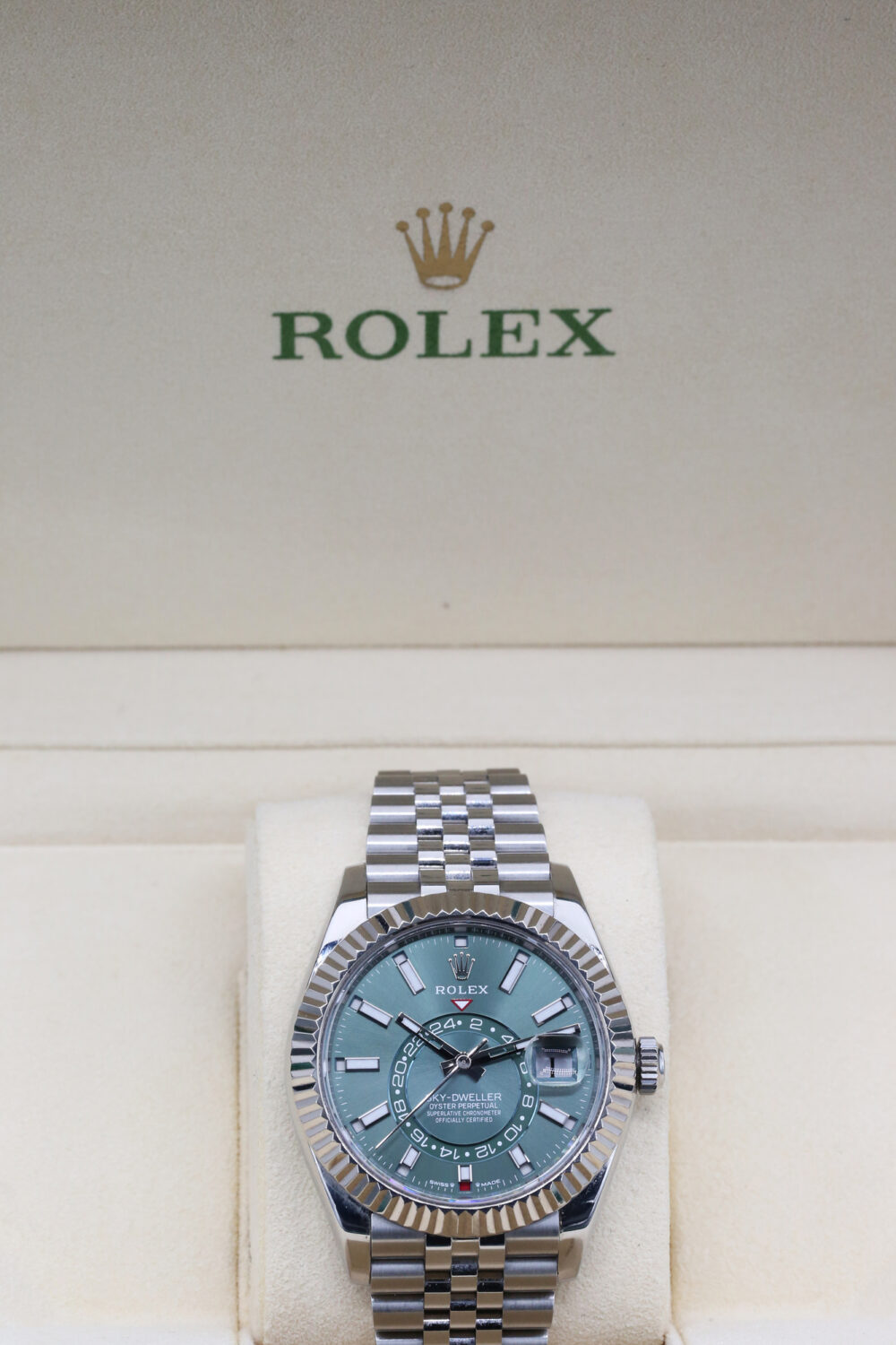 Rolex 336934 Green SKYDWELLER 42mm 2024 - Image 4