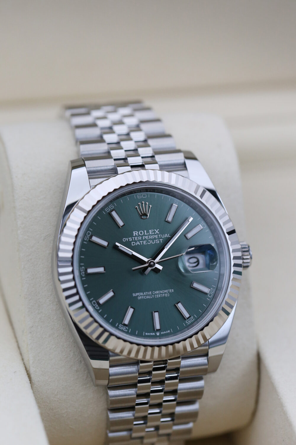 Rolex 126334 Mint Green DATEJUST 41mm 2025 - Image 2