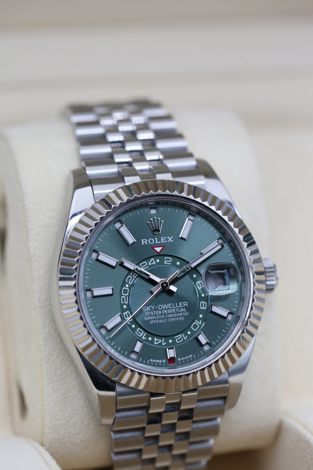 Rolex 336934 Green SKYDWELLER 42mm 2024 - Image 2