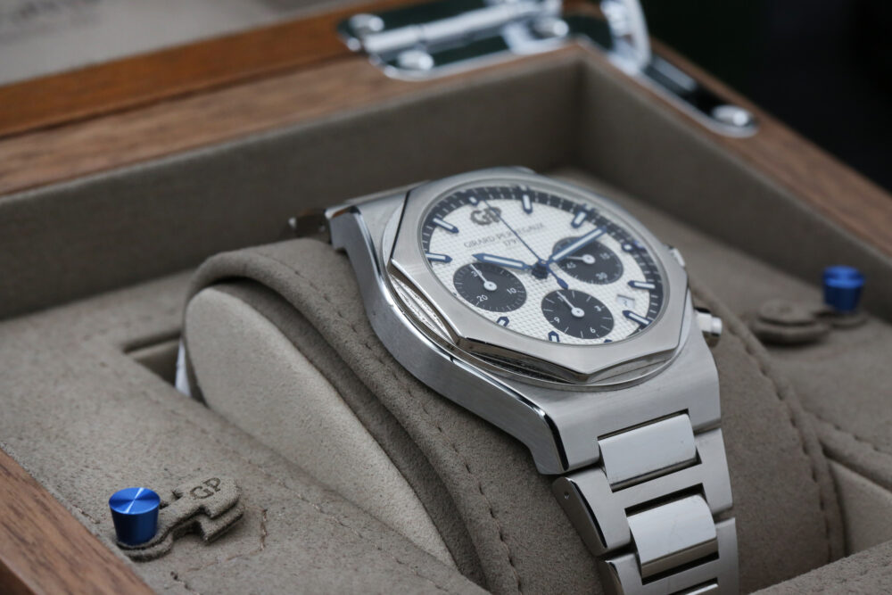Girard Perregaux 81020-11-131-11A Panda LAUREATO 42mm 2021 - Image 6