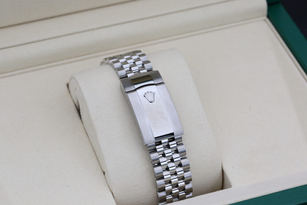 Rolex 126334 Mint Green DATEJUST 41mm 2025 - Image 9