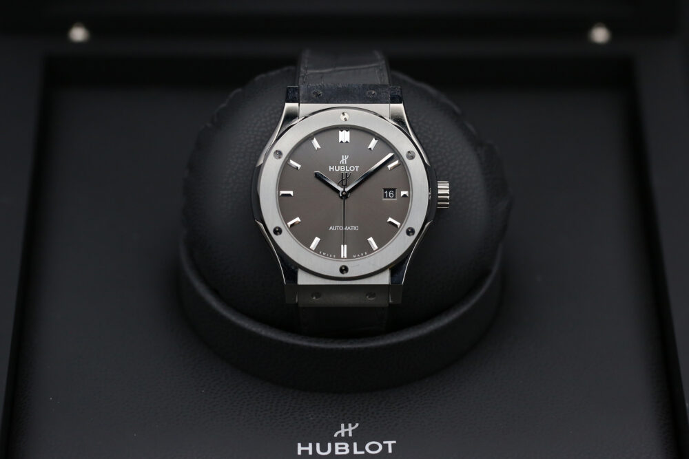 Hublot 542.NX.7071.LR Racing Grey CLASSIC FUSION  42mm 2023 - Image 3